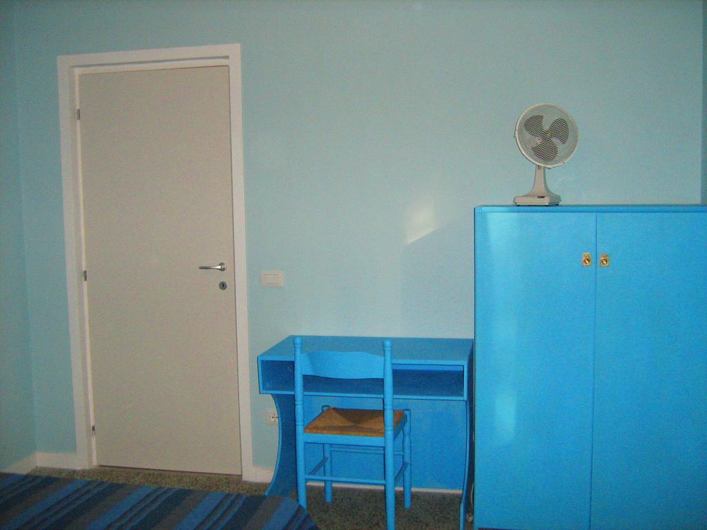 Sirenapop Concept B&B Rivazzurra Di Rimini Ruang foto