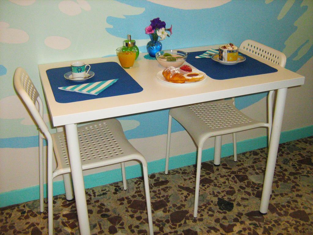 Sirenapop Concept B&B Rivazzurra Di Rimini Bagian luar foto